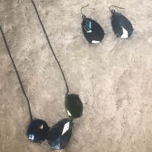 Blue and green necklace earrings set